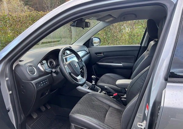 Suzuki Vitara cena 93900 przebieg: 19000, rok produkcji 2022 z Nisko małe 232